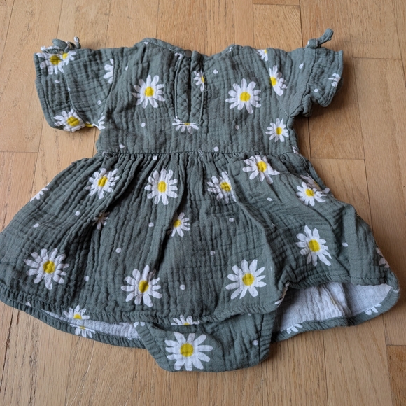 7 For All Mankind Green Daisy Print Infant Dress Size 0-3 Months - Picture 5 of 5